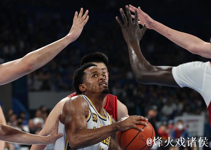 广厦揭幕战大胜14分却今日惨败辽篮16分 广厦揭幕战大胜14分却今日惨败辽篮16分